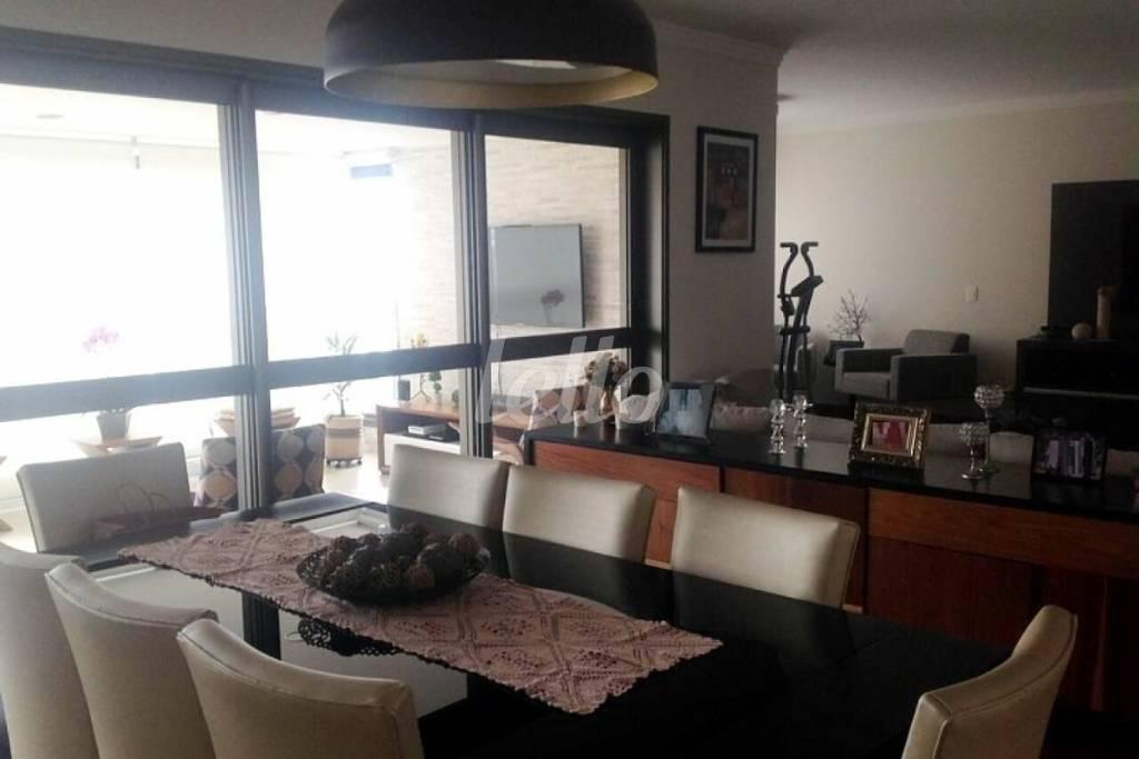 LIVING de Apartamento à venda, Padrão com 250 m², 3 quartos e 4 vagas em Santana - São Paulo