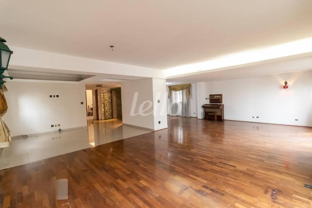 SALA de Apartamento à venda, Padrão com 300 m², 3 quartos e 3 vagas em Jardim Paulista - São Paulo