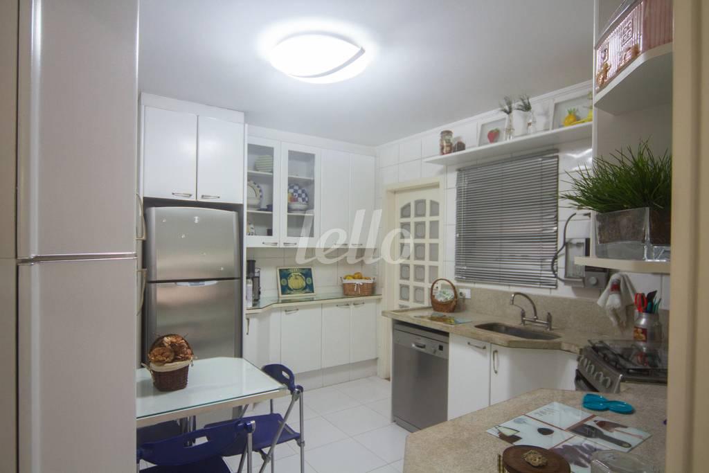 COZINHA de Apartamento para alugar, Padrão com 134 m², 3 quartos e 2 vagas em Vila Pompeia - São Paulo