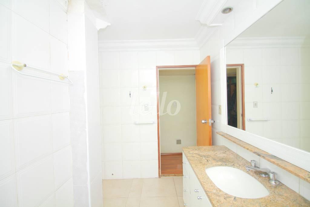 BANHEIRO SUITE QUARTO 2 de Apartamento à venda, Padrão com 163 m², 3 quartos e 2 vagas em Jardim Paulista - São Paulo