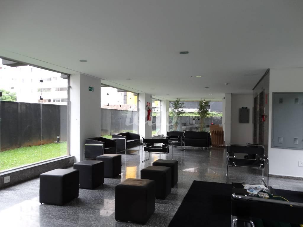 SAGUÃO de Prédio Comercial para alugar, Monousuário com 1400 m², e 35 vagas em Pinheiros - São Paulo