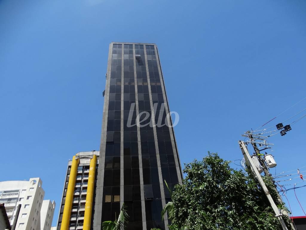 FACHADA de Prédio Comercial para alugar, Monousuário com 1400 m², e 35 vagas em Pinheiros - São Paulo