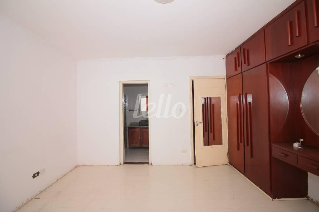 SUÍTE 2 de Casa à venda, sobrado com 285 m², 3 quartos e 10 vagas em Jd. Leonor M. de Barros - São Paulo
