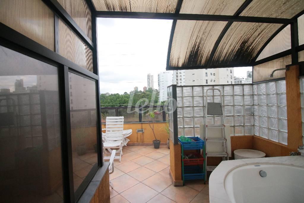 VARANDA SUÍTE 1 de Casa à venda, sobrado com 228 m², 3 quartos e 4 vagas em Parque da Mooca - São Paulo