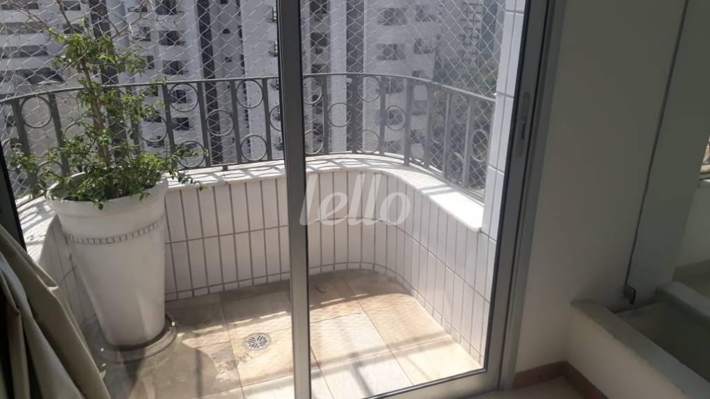 VARANDA de Apartamento para alugar, Duplex com 79 m², 1 quarto e 1 vaga em Bela Vista - São Paulo