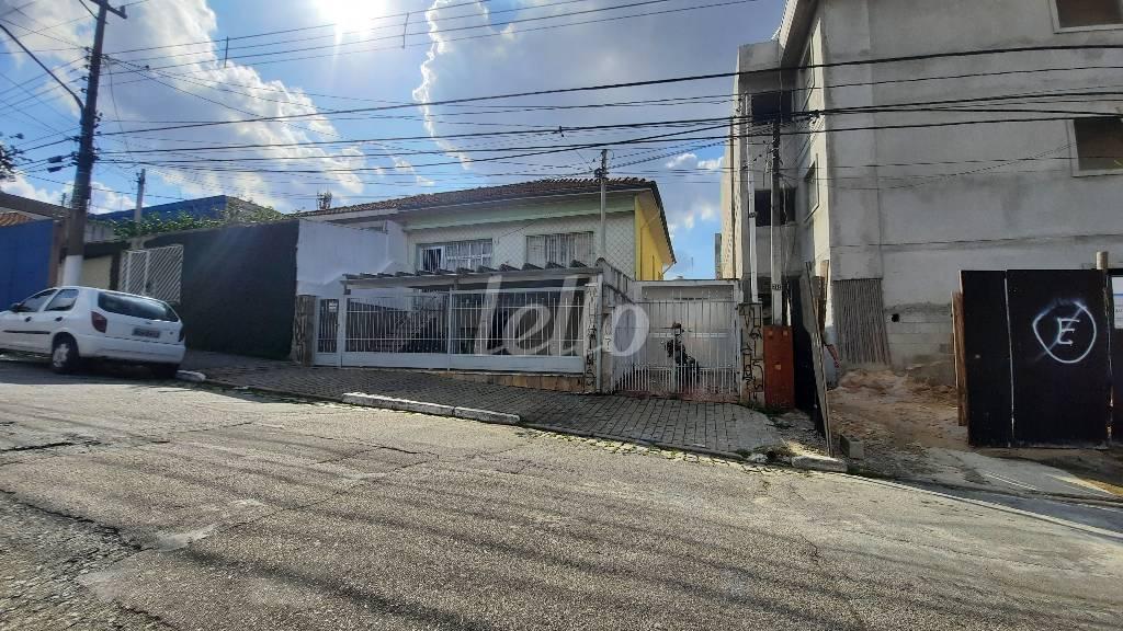 FACHADA COM 10M² de Casa à venda, térrea com 193 m², 3 quartos e 6 vagas em Vila Libanesa - São Paulo