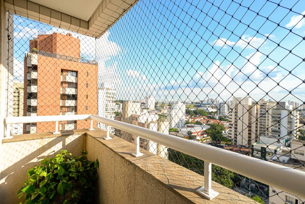 VARANDA MASTER de Apartamento à venda, Padrão com 197 m², 3 quartos e 3 vagas em Indianópolis - São Paulo