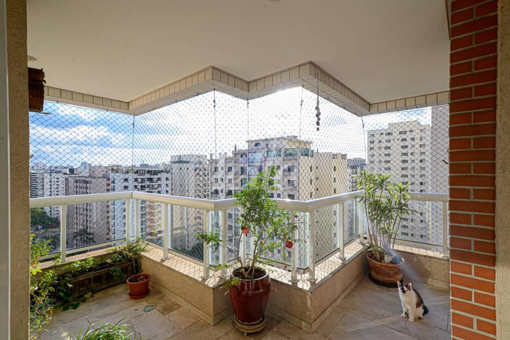 VARANDA de Apartamento à venda, Padrão com 197 m², 3 quartos e 3 vagas em Indianópolis - São Paulo