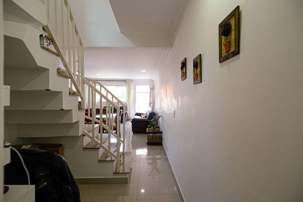 CORREDOR SALA de Casa à venda, sobrado com 168 m², 3 quartos e 4 vagas em Vila Paulicéia - São Paulo