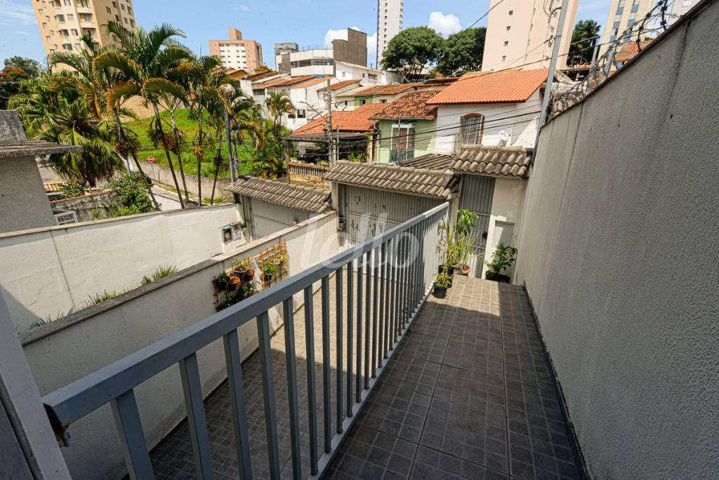 ENTRADA de Casa à venda, sobrado com 168 m², 3 quartos e 4 vagas em Vila Paulicéia - São Paulo