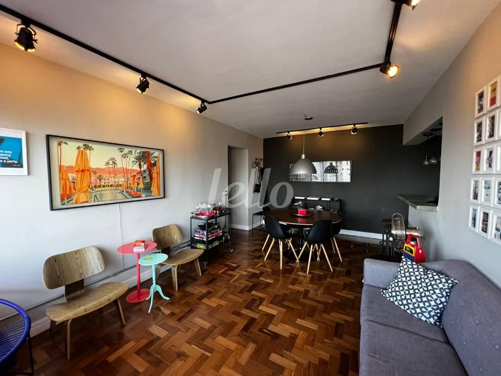 SALA DOIS AMBIENTES de Apartamento à venda, Padrão com 107 m², 2 quartos e 1 vaga em Vila Clementino - São Paulo