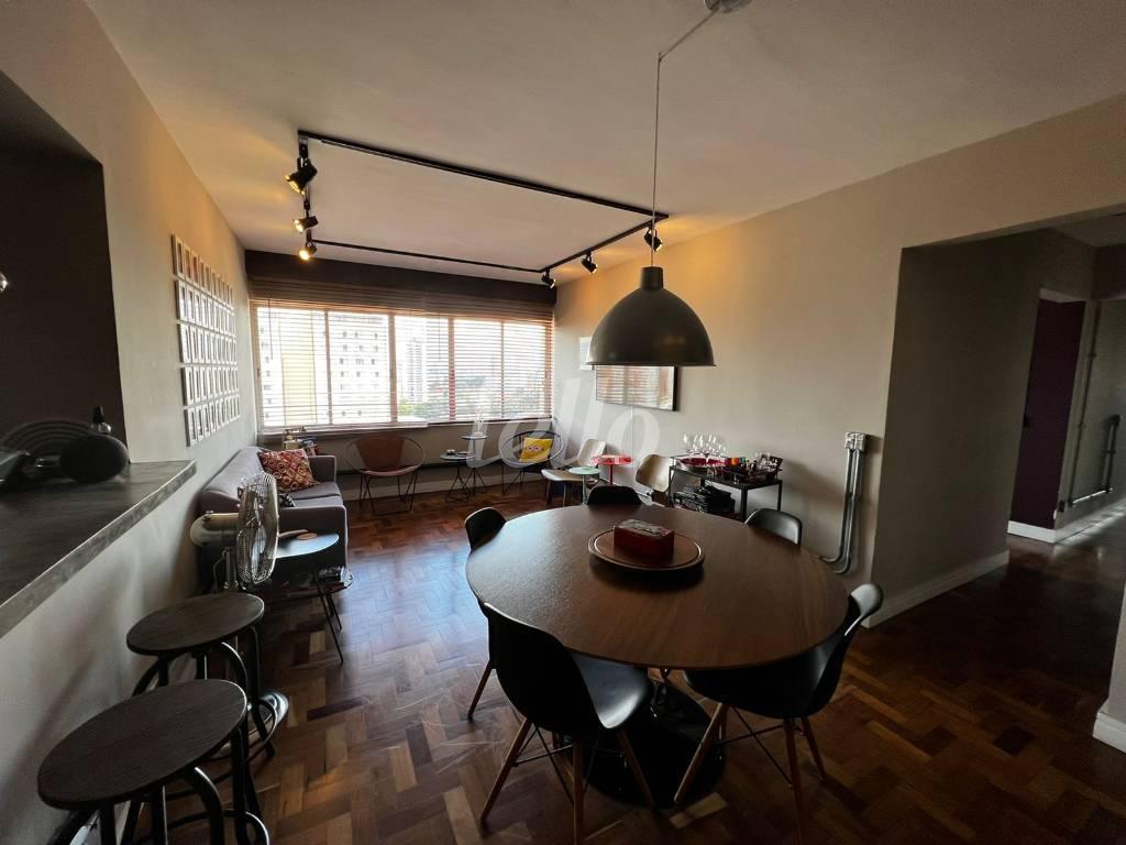 SALA DOIS AMBIENTES de Apartamento à venda, Padrão com 107 m², 2 quartos e 1 vaga em Vila Clementino - São Paulo