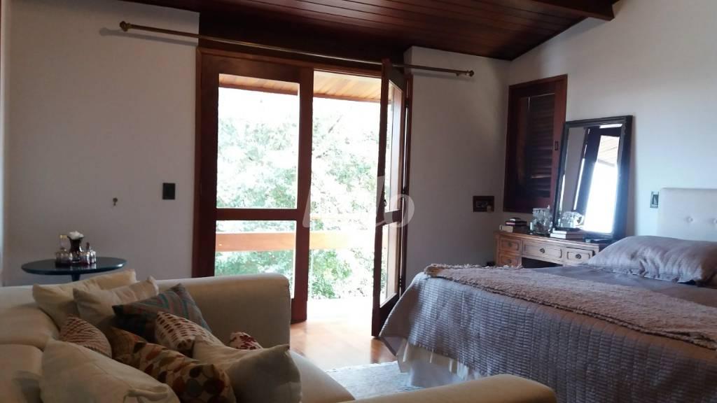 DORMITÓRIO de Casa à venda, sobrado com 450 m², 4 quartos e 4 vagas em Bosque da Saúde - São Paulo