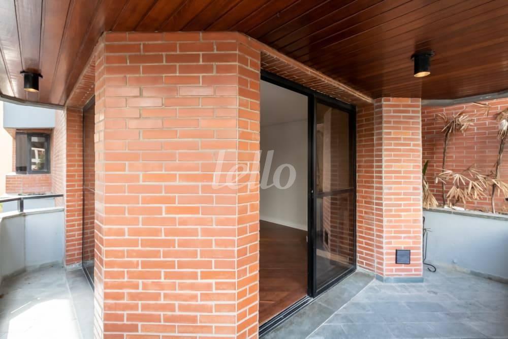 SACADA de Apartamento à venda, Padrão com 175 m², 3 quartos e 3 vagas em Higienópolis - São Paulo