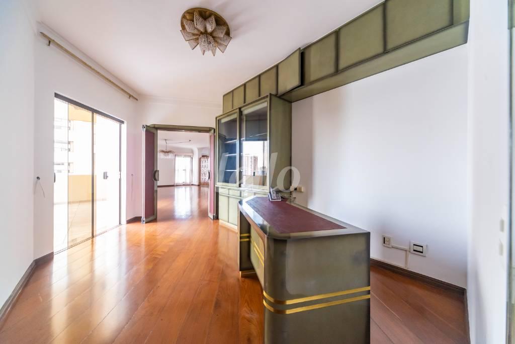 ESCRITÓRIO de Apartamento à venda, Padrão com 336 m², 3 quartos e 4 vagas em Centro - Santo André