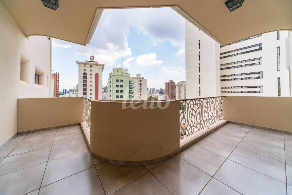 VARANDA DA SALA de Apartamento à venda, Padrão com 336 m², 3 quartos e 4 vagas em Centro - Santo André
