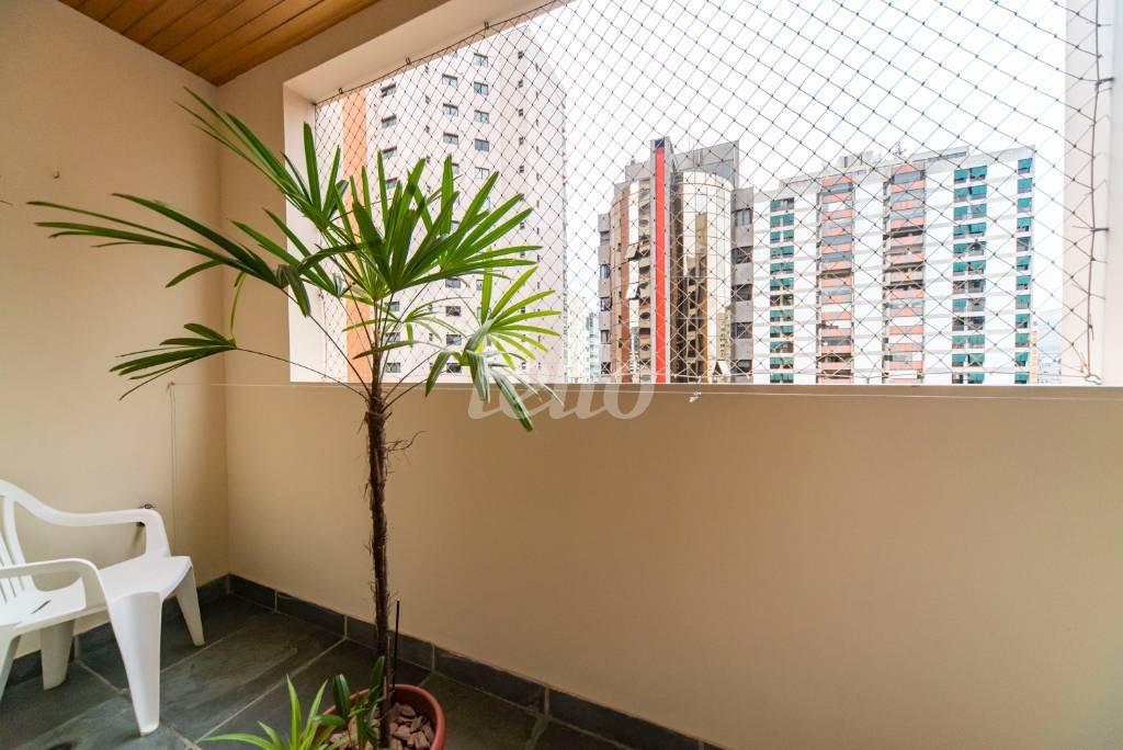 VARANDA SUÍTE 2 de Apartamento à venda, Padrão com 260 m², 4 quartos e 4 vagas em Jardim - Santo André