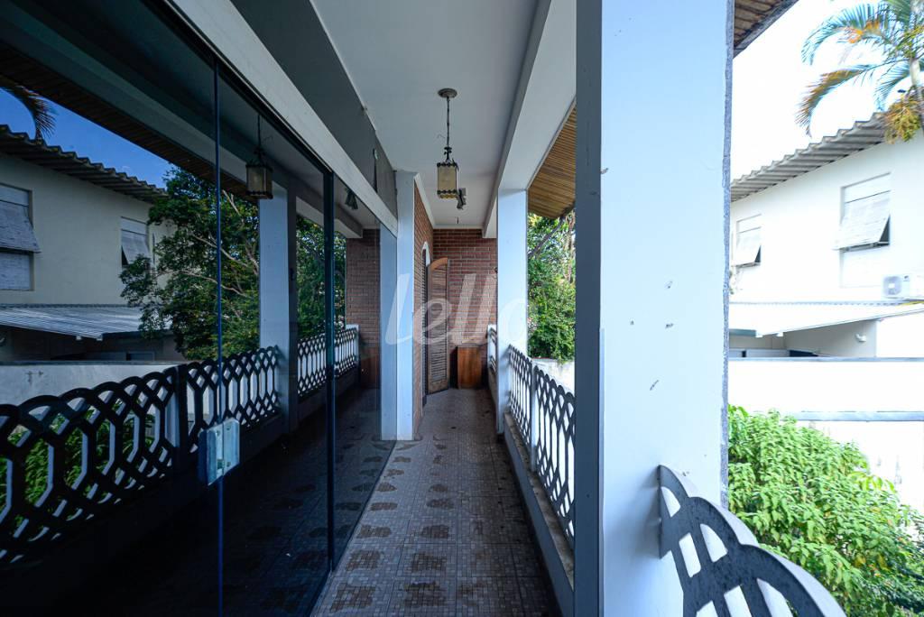 VARANDA EDICULA de Casa à venda, sobrado com 712 m², 9 quartos e em Vila Cordeiro - São Paulo