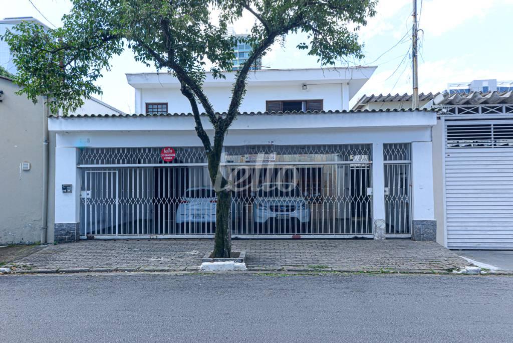 FACHADA de Casa à venda, sobrado com 712 m², 9 quartos e em Vila Cordeiro - São Paulo