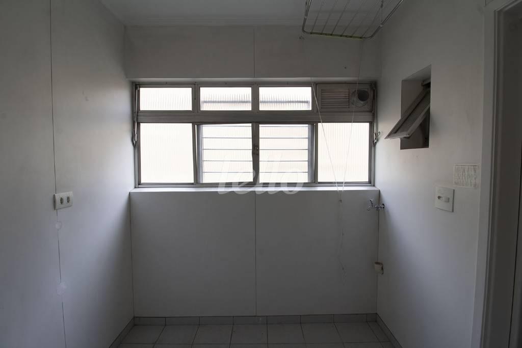 ÁREA DE SERVIÇO de Apartamento à venda, Padrão com 84 m², 3 quartos e 2 vagas em Moema - São Paulo