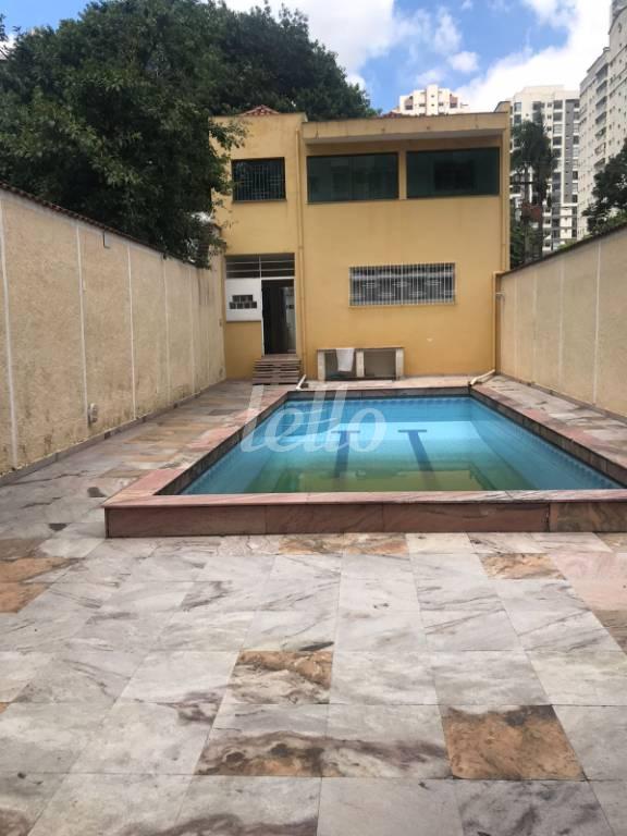 PISCINA de Casa para alugar, sobrado com 600 m², e 2 vagas em Jardim - Santo André