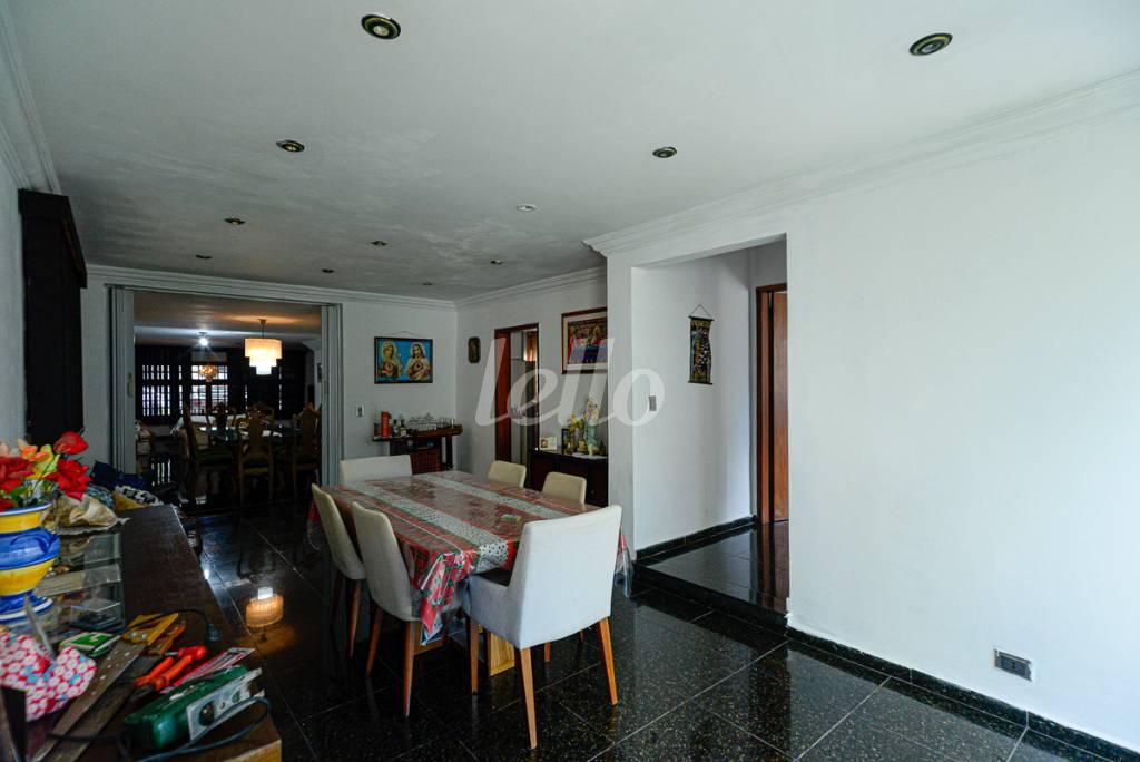 COPA de Casa à venda, sobrado com 712 m², 9 quartos e em Vila Cordeiro - São Paulo