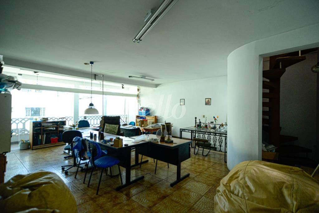 SALA EDICULA de Casa à venda, sobrado com 712 m², 9 quartos e em Vila Cordeiro - São Paulo