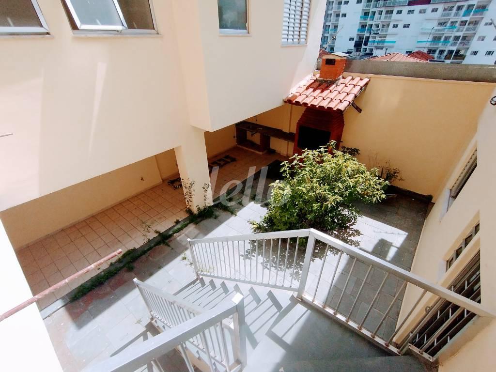 VISTA QUINTAL E ÁREA GOURMET de Casa para alugar, sobrado com 228 m², 5 quartos e 4 vagas em Vila Moinho Velho - São Paulo
