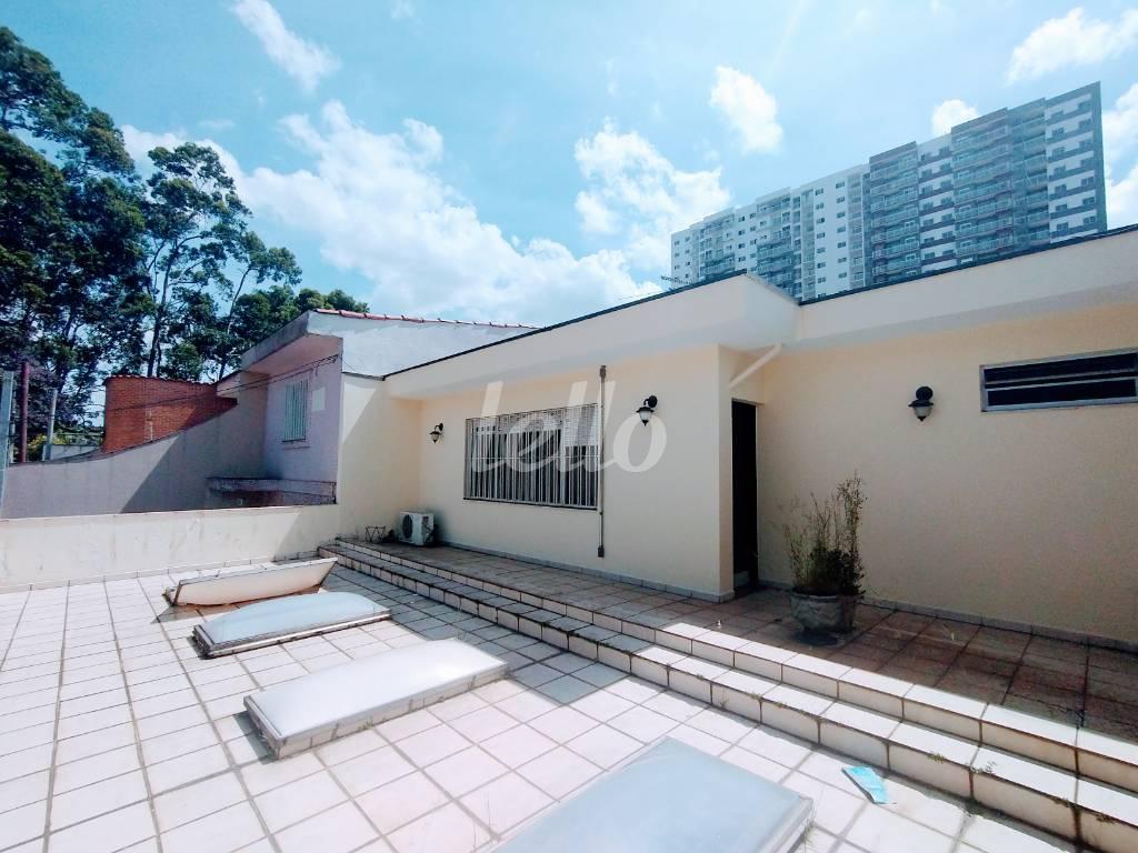 VARANDA SUITE de Casa para alugar, sobrado com 228 m², 5 quartos e 4 vagas em Vila Moinho Velho - São Paulo