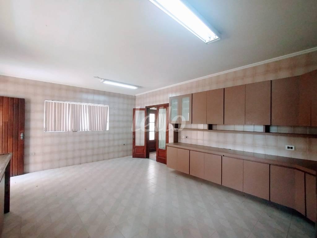 COZINHA de Casa para alugar, sobrado com 228 m², 5 quartos e 4 vagas em Vila Moinho Velho - São Paulo