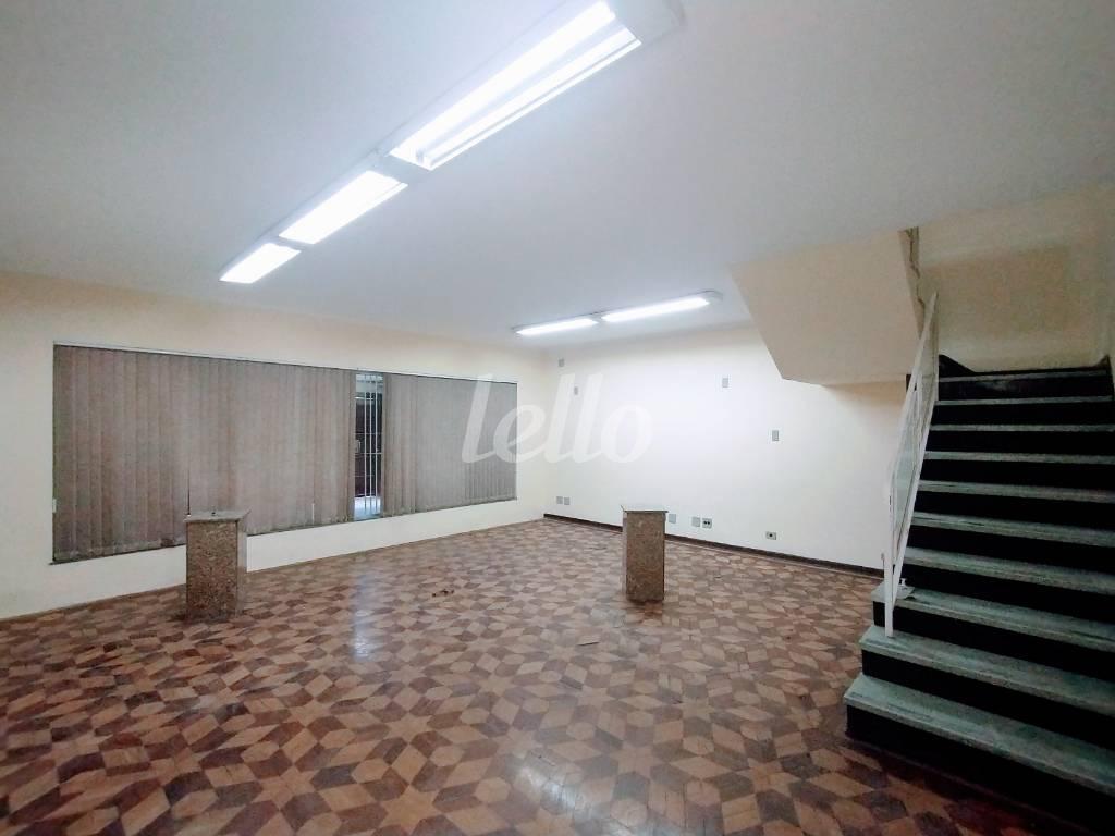 SALA de Casa para alugar, sobrado com 228 m², 5 quartos e 4 vagas em Vila Moinho Velho - São Paulo