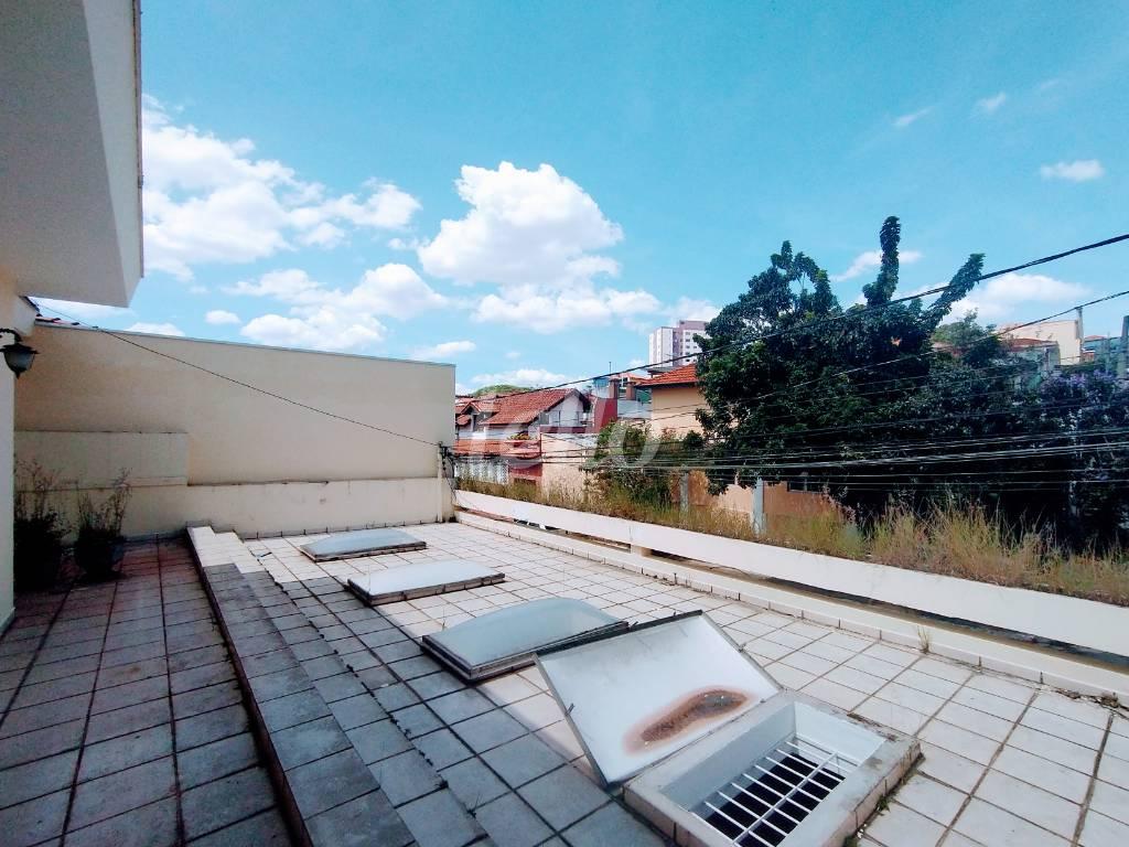 VARANDA SUITE de Casa para alugar, sobrado com 228 m², 5 quartos e 4 vagas em Vila Moinho Velho - São Paulo