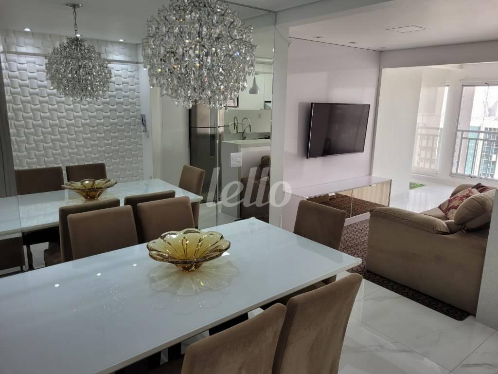 SALA DOIS AMBIENTES de Apartamento à venda, Padrão com 71 m², 3 quartos e 2 vagas em Vila Prudente - São Paulo