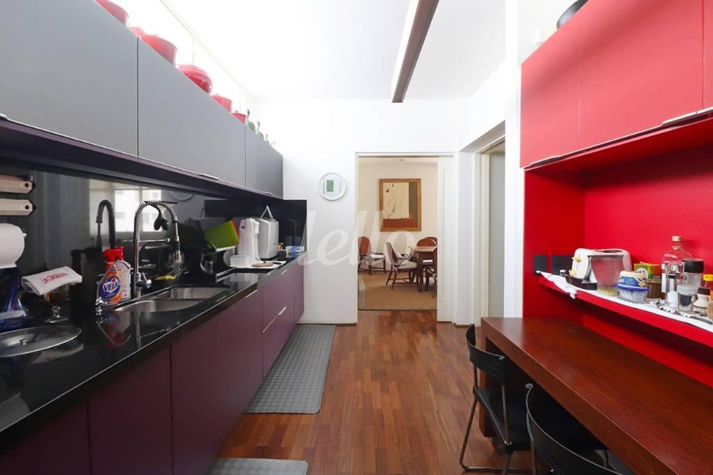 COZINHA de Apartamento à venda, Padrão com 164 m², 2 quartos e 2 vagas em Jardins - São Paulo