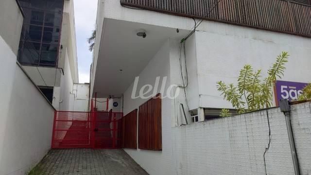 FACHADA de Casa para alugar, assobradada com 200 m², e 2 vagas em Perdizes - São Paulo