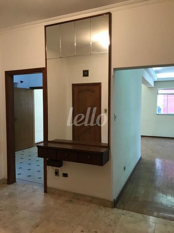 HALL de Apartamento à venda, Padrão com 202 m², 3 quartos e 1 vaga em Bela Vista - São Paulo
