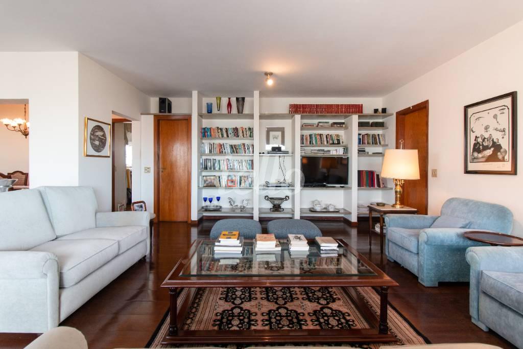 SALA de Apartamento à venda, Padrão com 175 m², 2 quartos e 1 vaga em Vila Pompeia - São Paulo