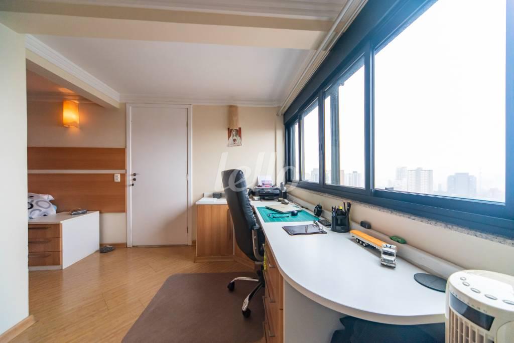 ESCRITÓRIO de Apartamento à venda, cobertura - Padrão com 250 m², 4 quartos e 4 vagas em Vila Santa Terezinha - São Bernardo do Campo