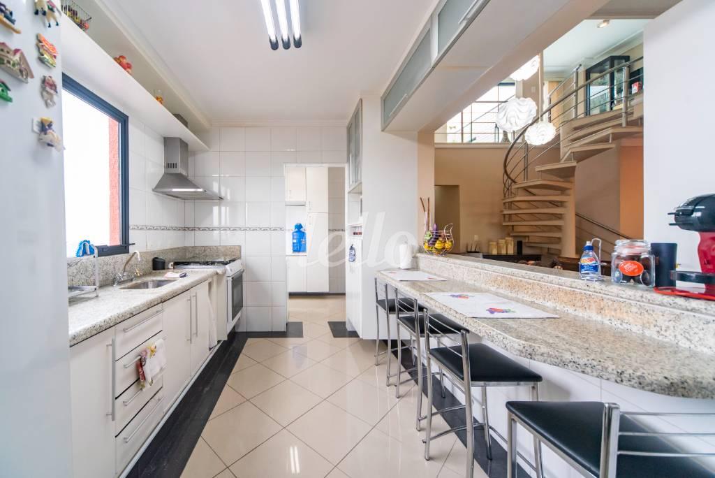 COZINHA de Apartamento à venda, cobertura - Padrão com 250 m², 4 quartos e 4 vagas em Vila Santa Terezinha - São Bernardo do Campo