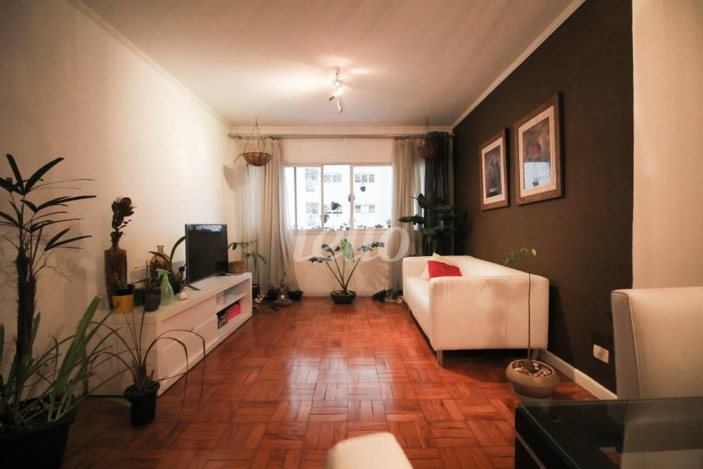 SALA de Apartamento à venda, Padrão com 68 m², 2 quartos e 1 vaga em Vila Cordeiro - São Paulo