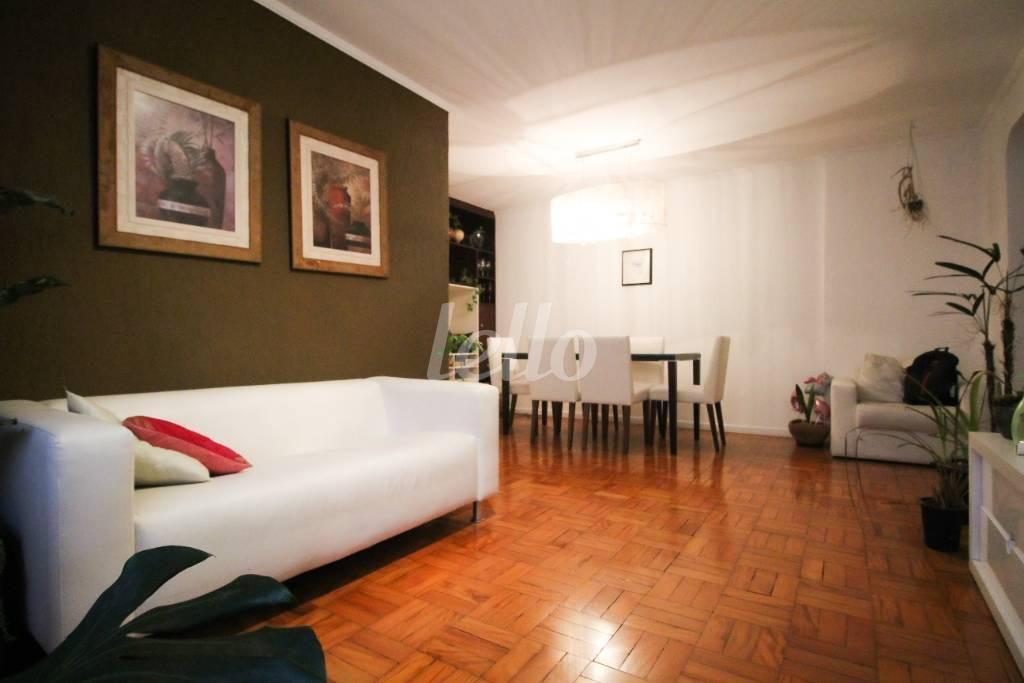 SALA de Apartamento à venda, Padrão com 68 m², 2 quartos e 1 vaga em Vila Cordeiro - São Paulo