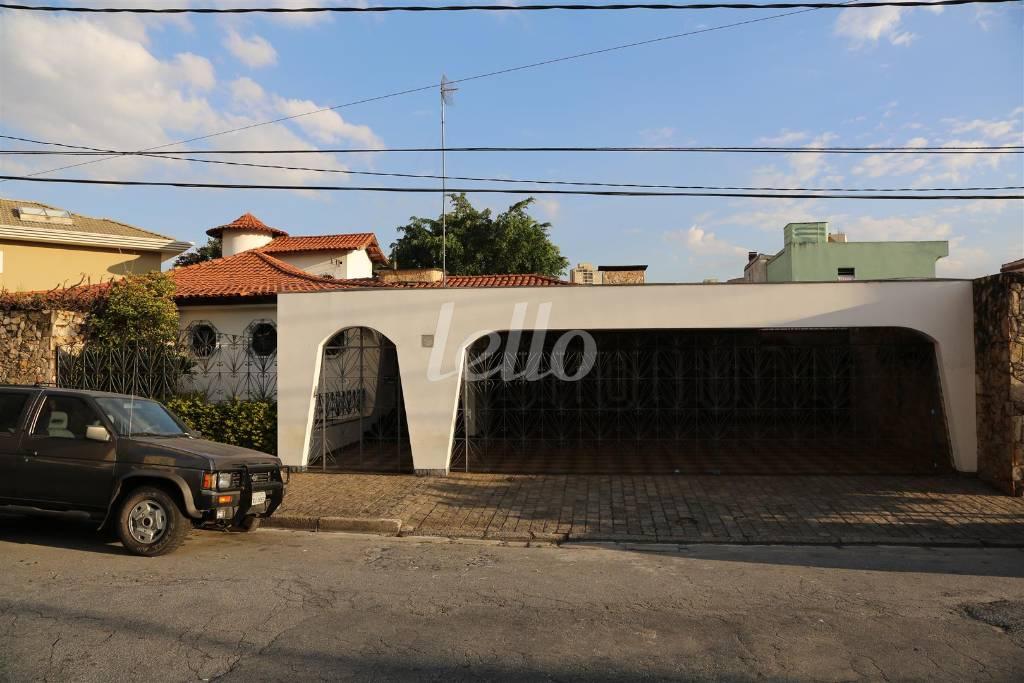 FACHADA de Casa à venda, térrea com 267 m², 3 quartos e 4 vagas em Mooca - São Paulo