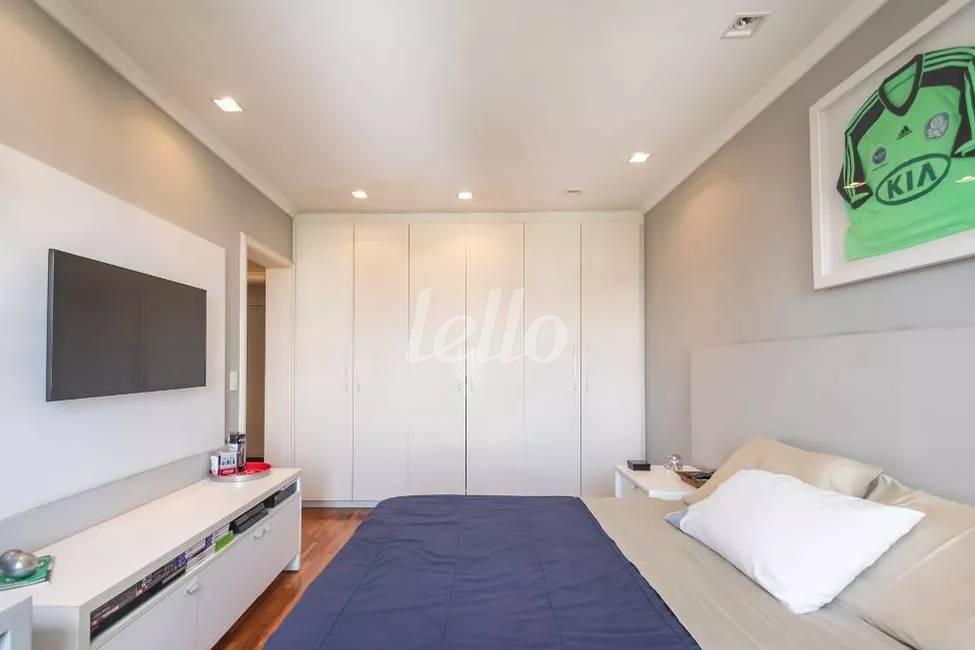 SUITE 2 de Apartamento para alugar, Padrão com 450 m², 4 quartos e 4 vagas em Vila Suzana - São Paulo