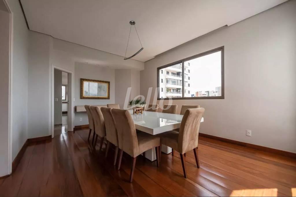 SALA DE JANTAR de Apartamento para alugar, Padrão com 450 m², 4 quartos e 4 vagas em Vila Suzana - São Paulo
