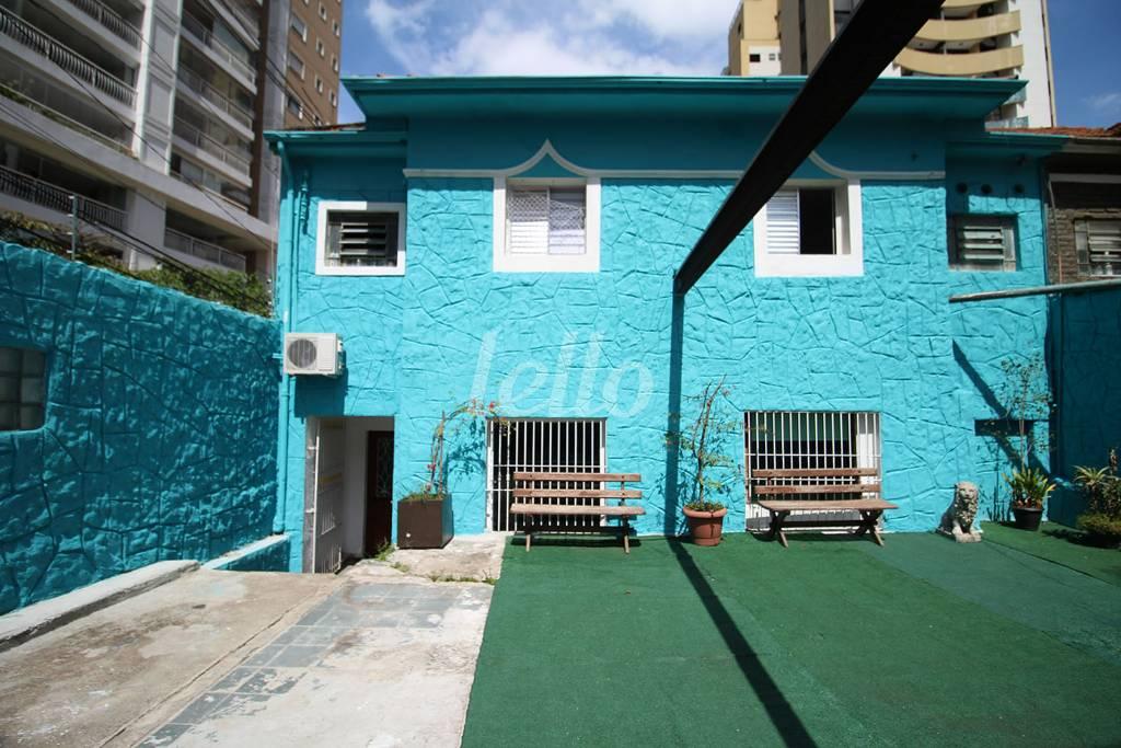 ENTRADA de Casa para alugar, sobrado com 741 m², e 5 vagas em Vila Mariana - São Paulo