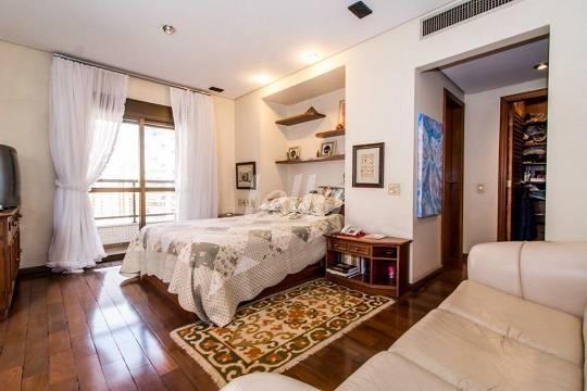 SUITE de Apartamento à venda, Padrão com 298 m², 4 quartos e 4 vagas em Santana - São Paulo