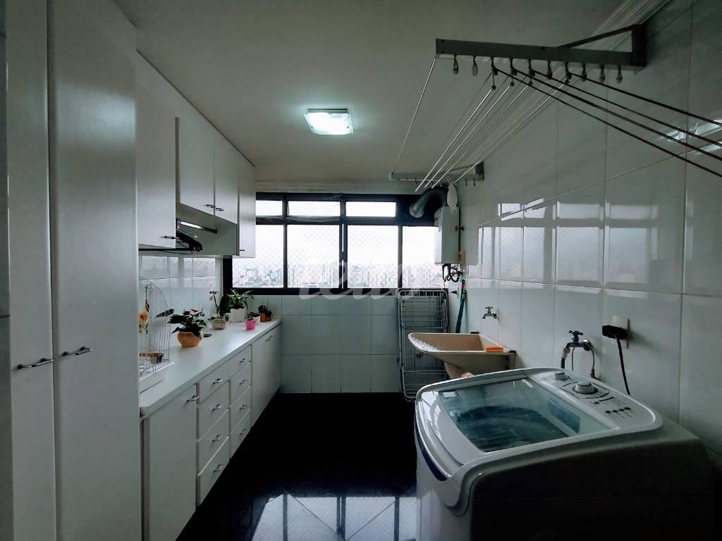 ÁREA DE SERVIÇO de Apartamento à venda, Padrão com 263 m², 4 quartos e 5 vagas em Parque da Mooca - São Paulo