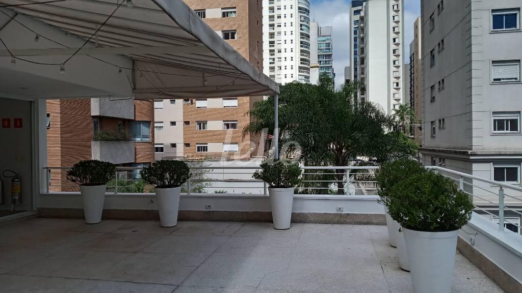 TERRAÇO - 2 ANDAR de Prédio Comercial para alugar, Monousuário com 700 m², e 10 vagas em Vila Uberabinha - São Paulo