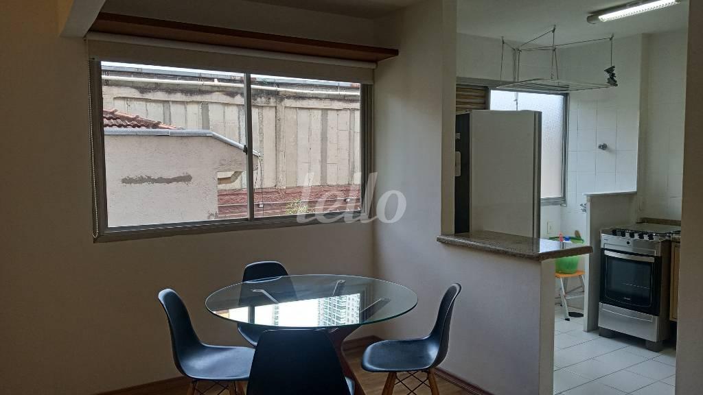 SALA de Apartamento à venda, Padrão com 53 m², 1 quarto e 1 vaga em Vila Olímpia - São Paulo