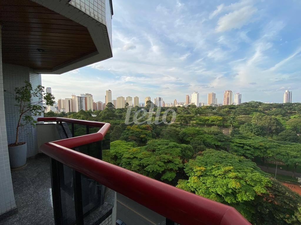 SACADA VISTA PARA O PARQUE de Apartamento à venda, Padrão com 137 m², 3 quartos e 3 vagas em Jardim Anália Franco - São Paulo